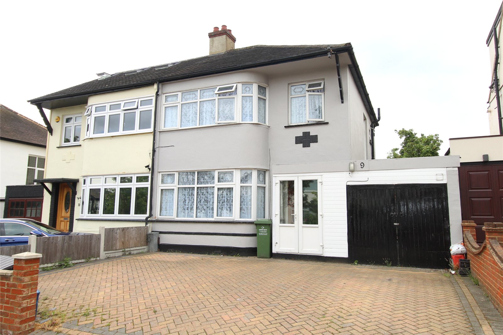3 bedroom property for sale in Sandhurst Crescent, LeighOnSea, Essex