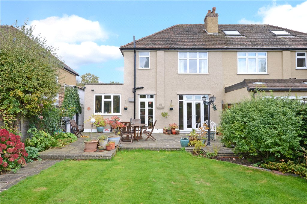 3 bedroom property for sale in Wickham Avenue, Cheam, Surrey, SM3 £