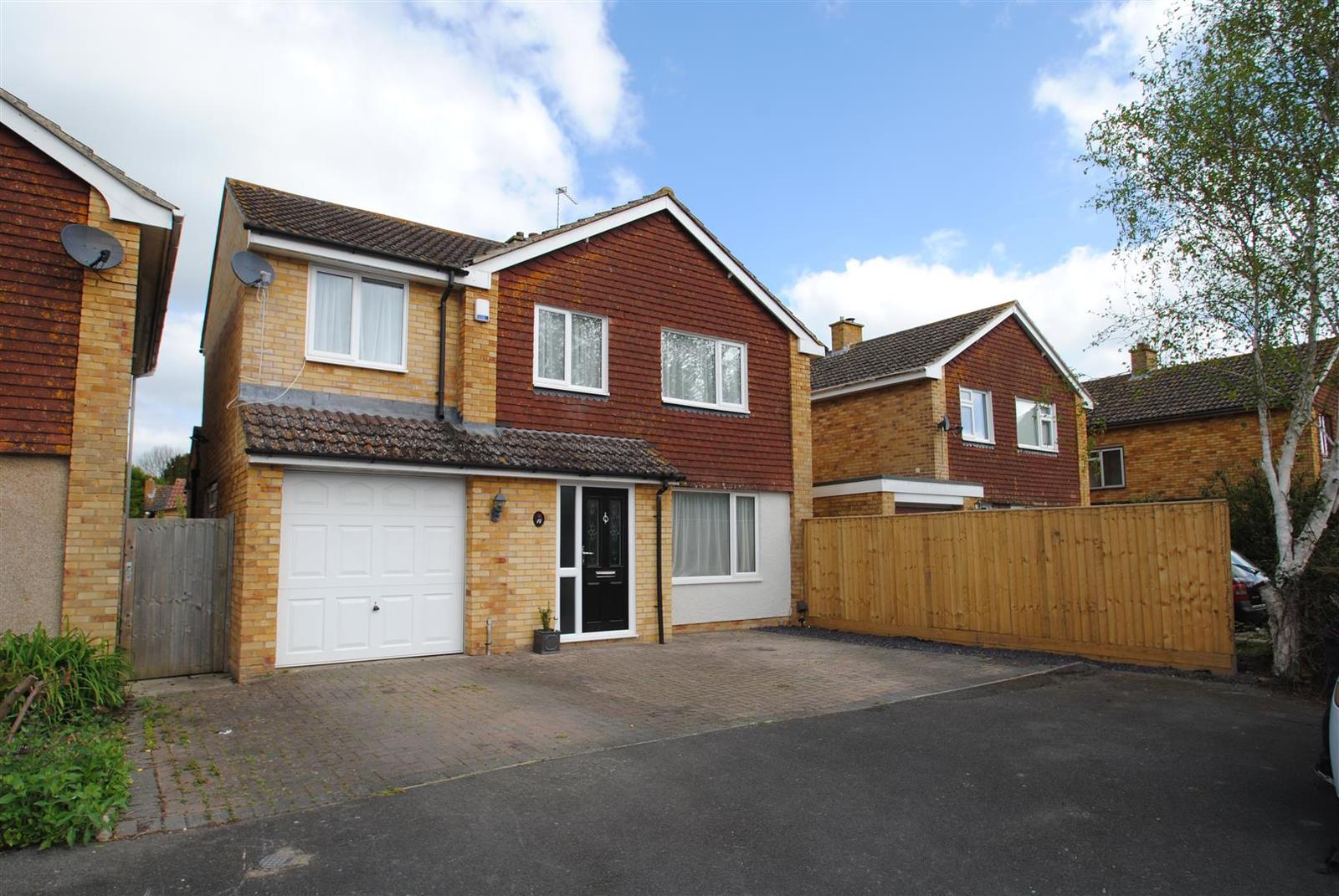 4 bedroom property for sale in Vicarage Close, Grove, Wantage Guide