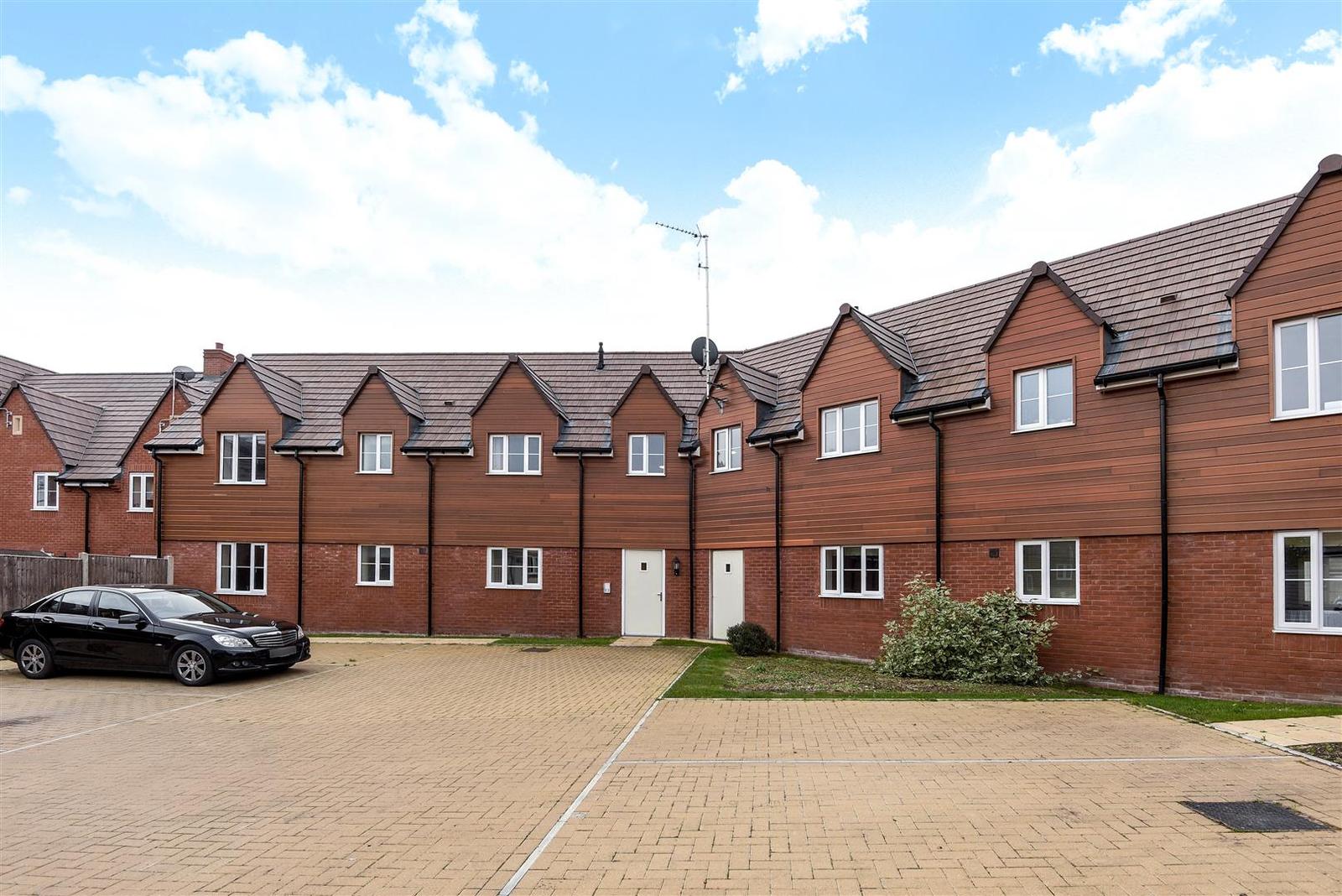 2 bedroom property for sale in Whittington Crescent, Wantage Guide
