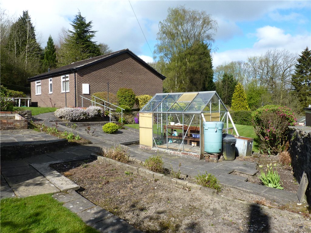 2 bedroom property for sale in Oaklea, Shann Lane, Keighley, BD20 £