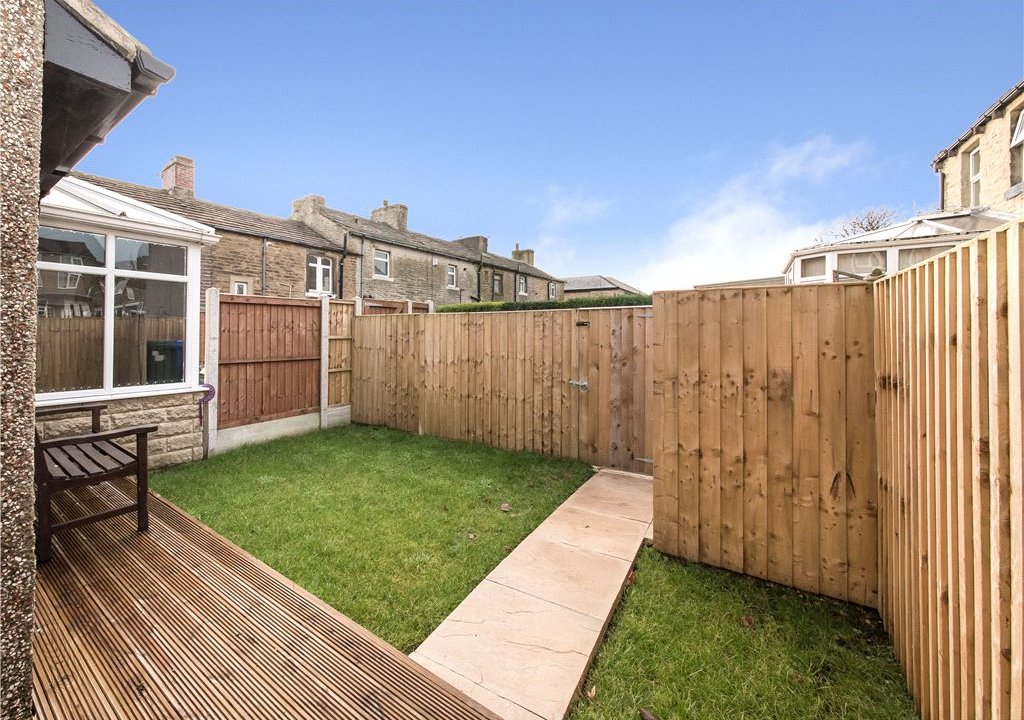 3 bedroom property for sale in Park Road, Cross Hills, Keighley, BD20