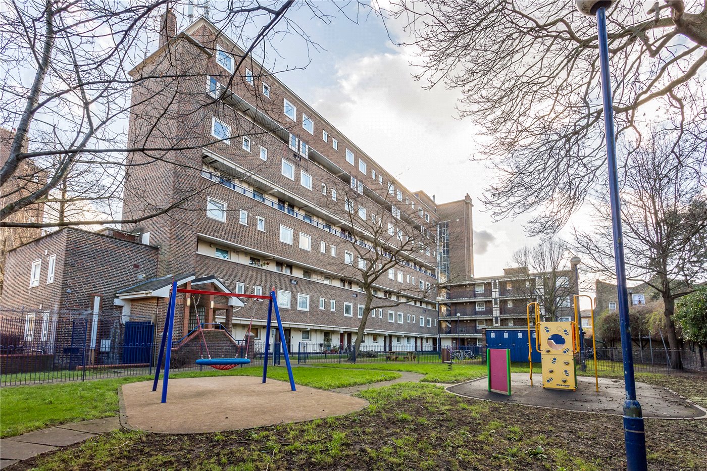 1 bedroom property for sale in Walkinshaw Court, Rotherfield Street