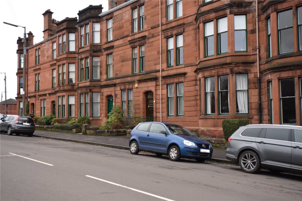 3 bedroom apartment for sale in Darnley Gardens, Glasgow, Lanarkshire