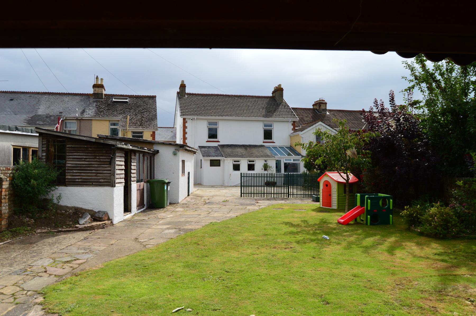 4 bedroom property for sale in Exeter Road, Kingsteignton, Newton Abbot