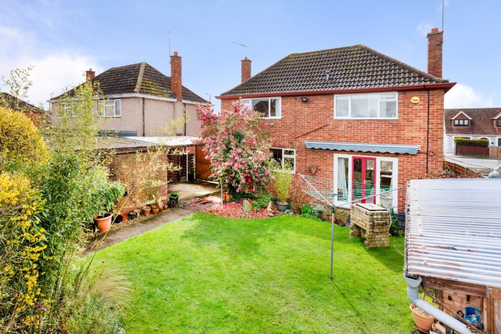 3 bedroom property for sale in Old Windsor Guide price £549,950