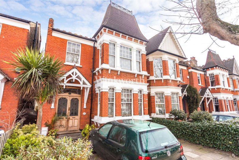 Properties for sale in Palmers Green Winkworth Palmers Green Estate