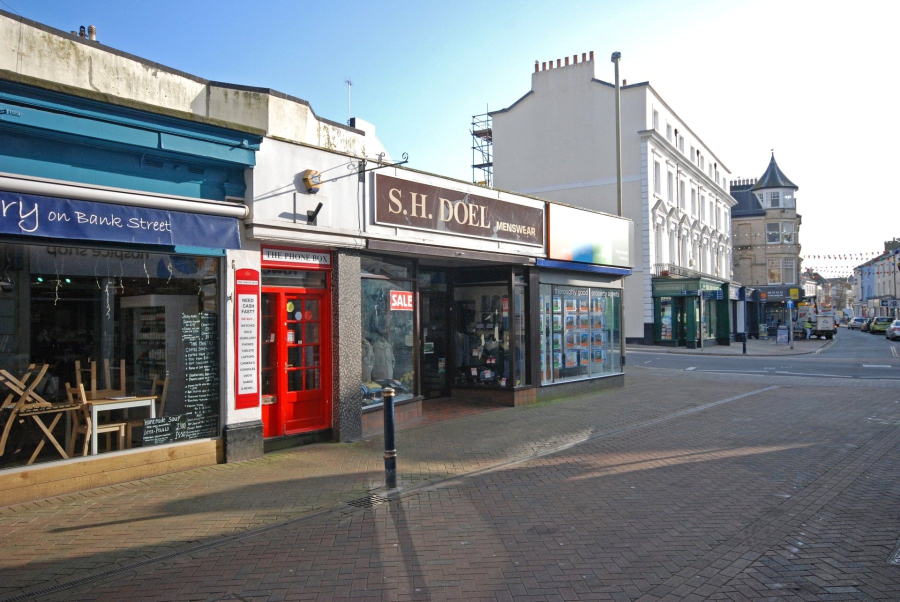 property to let in Bank Street, Teignmouth, Devon, TQ14 £12,000 pa