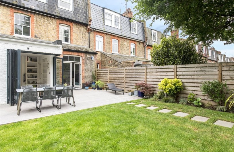 2 bedroom property for sale in Kirkstall Road, London, SW2 £785,000