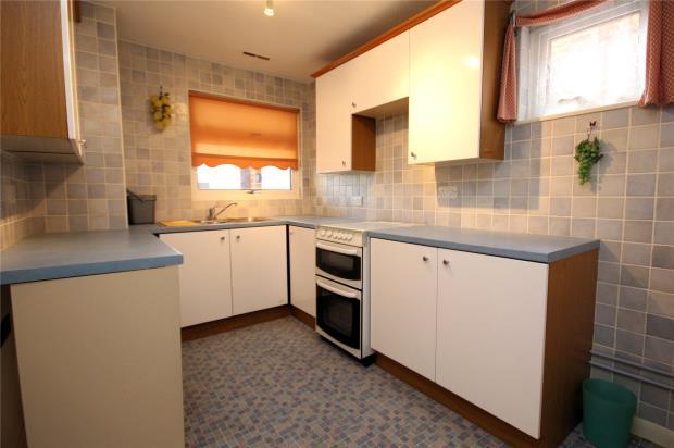 2 bedroom property for sale in Martindale Road, Woking, Surrey, GU21