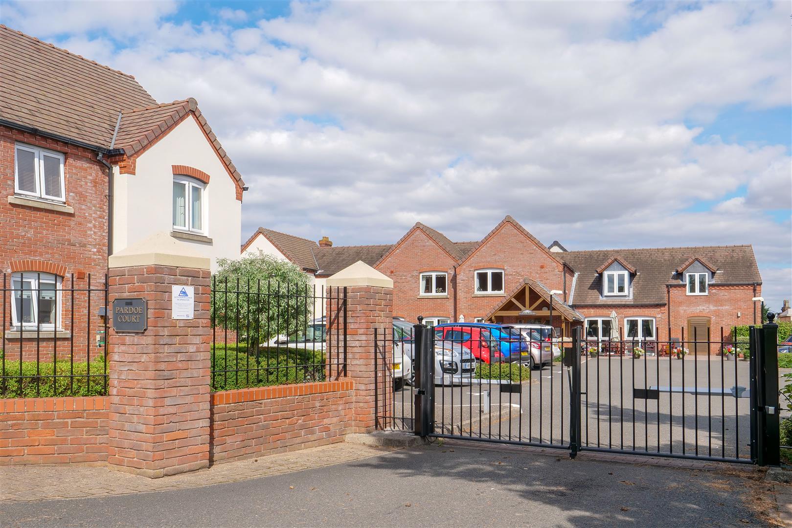 1 bedroom property for sale in Pardoe Court, New Road, Studley £109,950