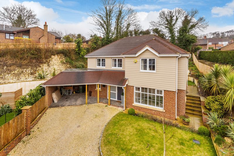 4 bedroom property for sale in Onslow Village, Guildford £925,000