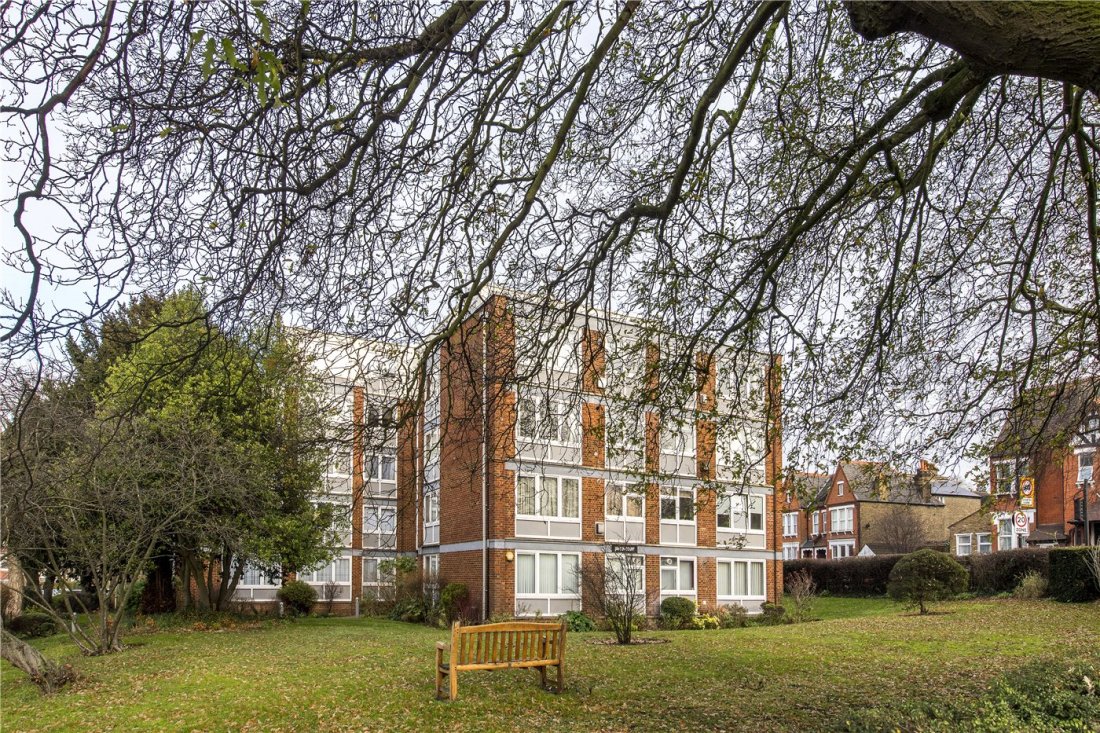 2 bedroom property to rent in Javelin Court, Streatham Common North