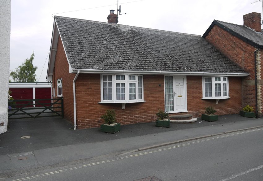 2 bedroom property to let in Hereford Street, Presteigne, Powys, LD8
