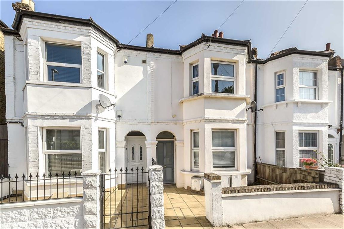 Jacksons 2 bedroom property for sale in Trevelyan Road, Tooting £
