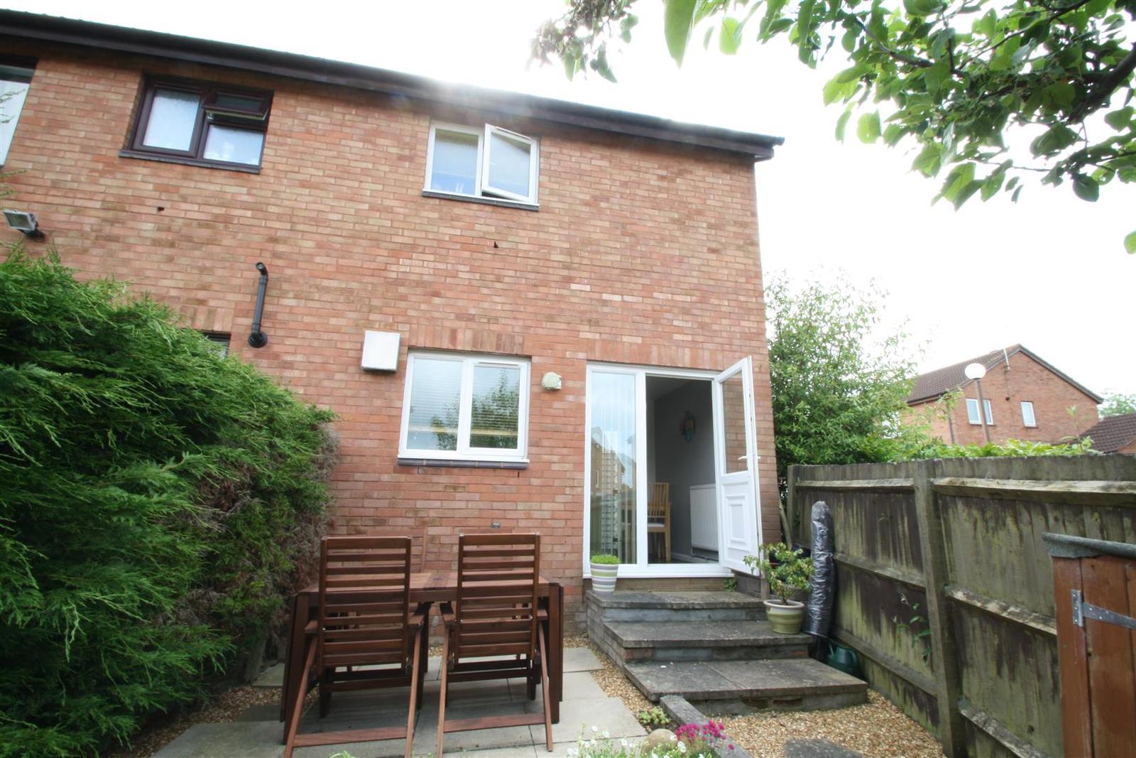2 bedroom property for sale in Bingham Close, Emerson Valley, Milton
