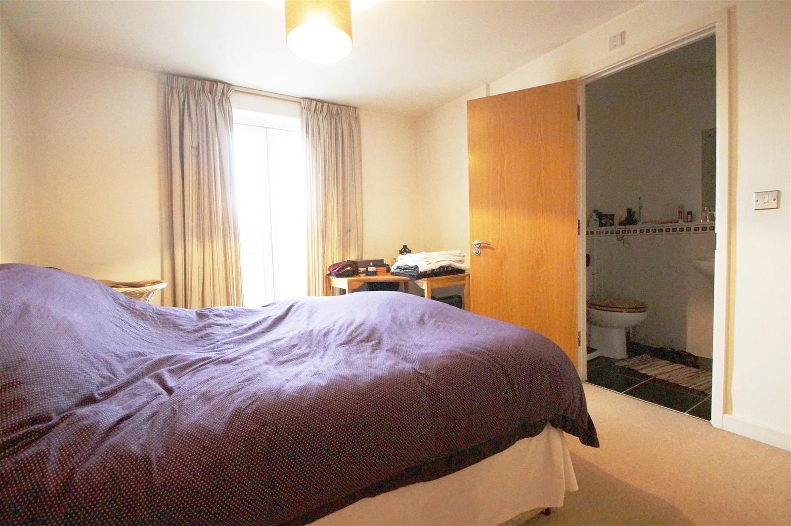 2 bedroom property for sale in Riley House, Manor House Drive £194,950