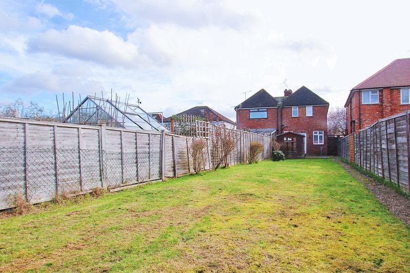 3 bedroom property for sale in Old Farm Road, Guildford Guide price £