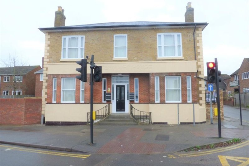 1 bedroom property to let in Chiltern View House, Cowley Road, UXBRIDGE