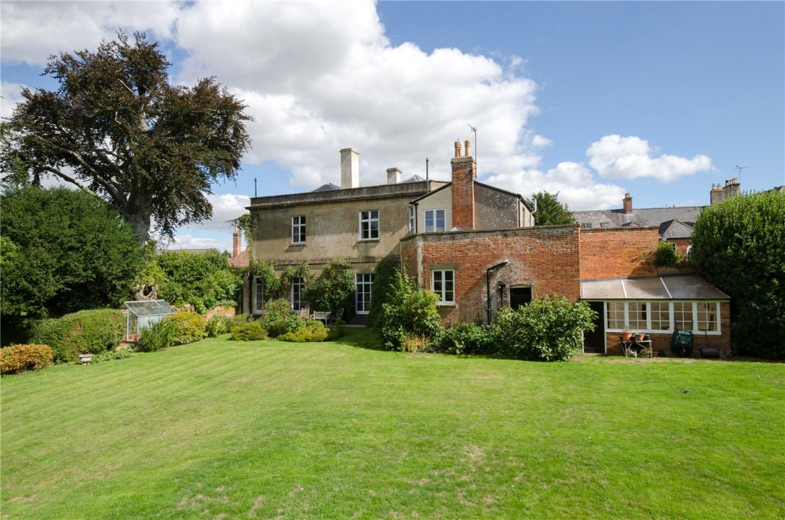 6 bedroom property for sale in Long Street, Devizes, Wiltshire, SN10