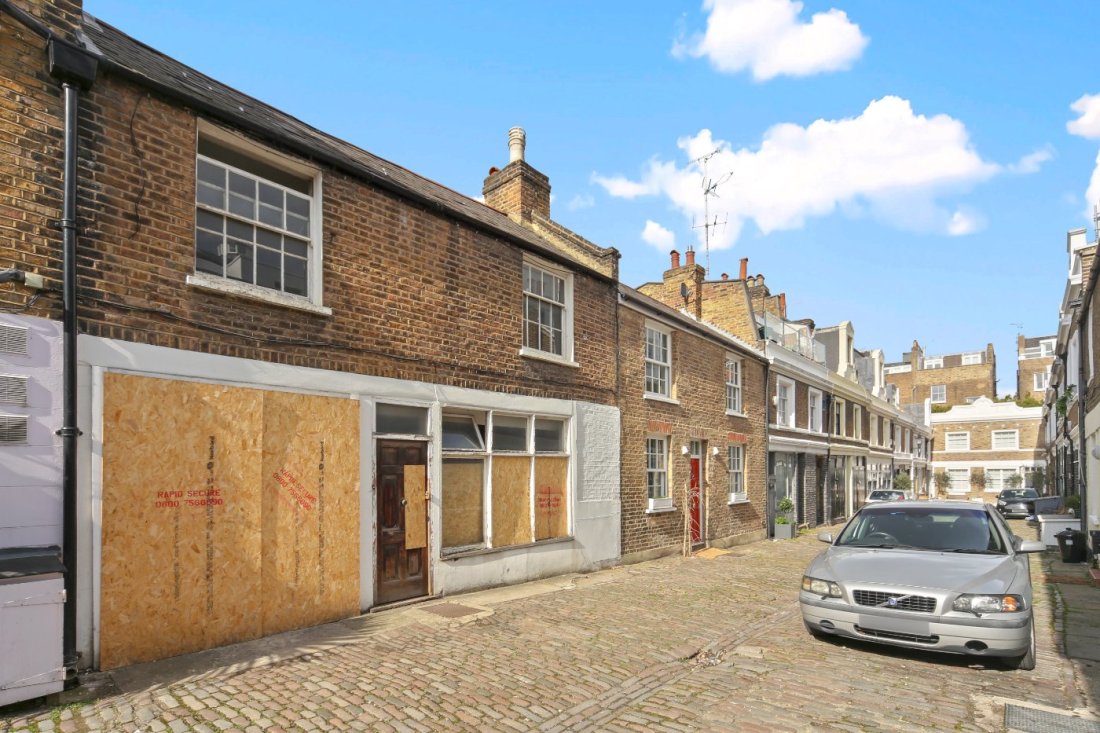 3 bedroom property for sale in Denbigh Close, London, W11 £1,595,000