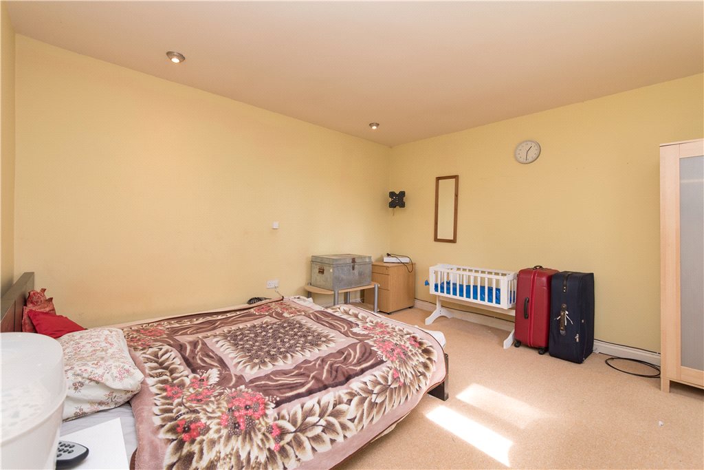 3 bedroom property for sale in Highfield Lane, Keighley, West Yorkshire
