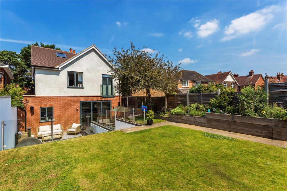 4 bedroom property for sale in Connaught Road, Brookwood, Woking, GU24