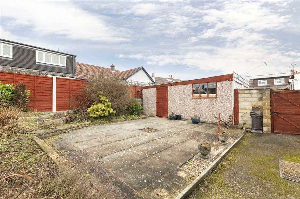 3 bedroom property for sale in The Cedars, Bramhope, Leeds, LS16 £240,000