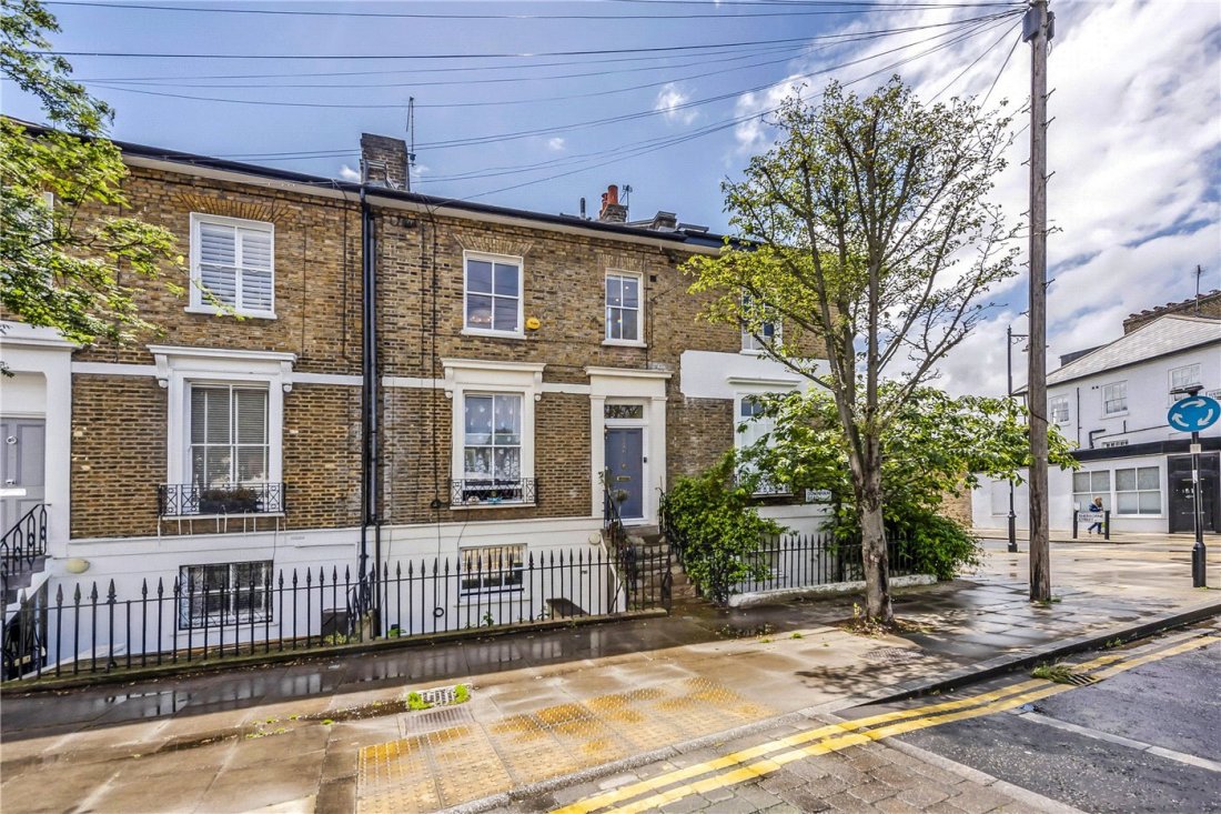 2 bedroom property for sale in Downham Road, Islington, N1 Offers in