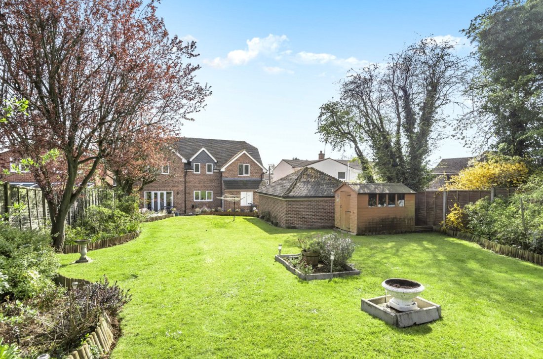 5 bedroom property for sale in Kempshott Lane, Basingstoke, RG22 Guide price £760,000