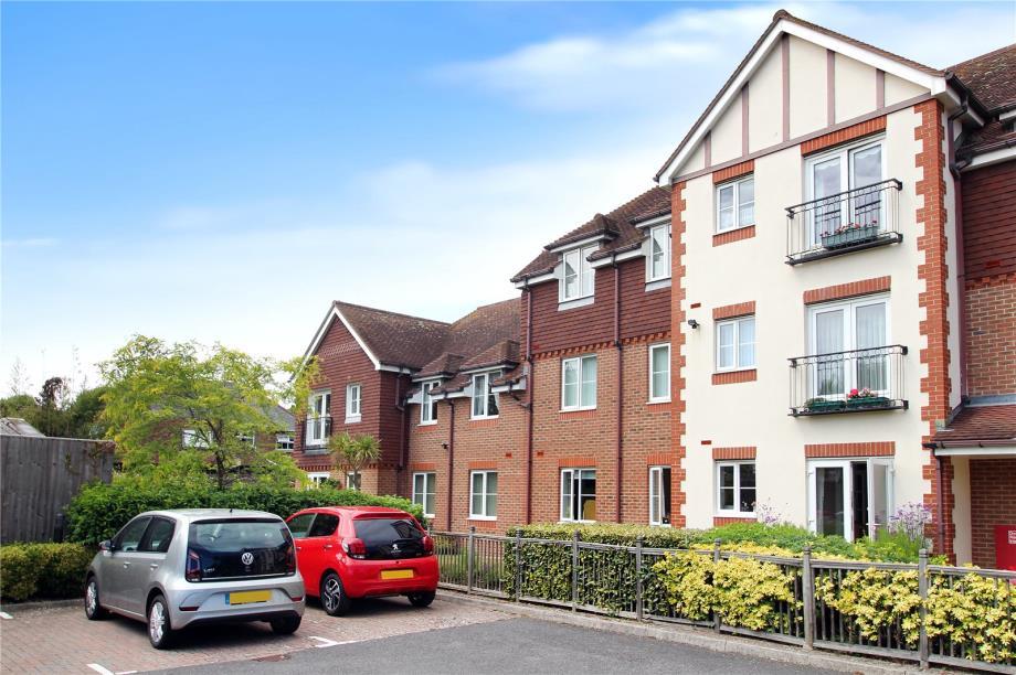 2 bedroom property for sale in The Street, Rustington, West Sussex £