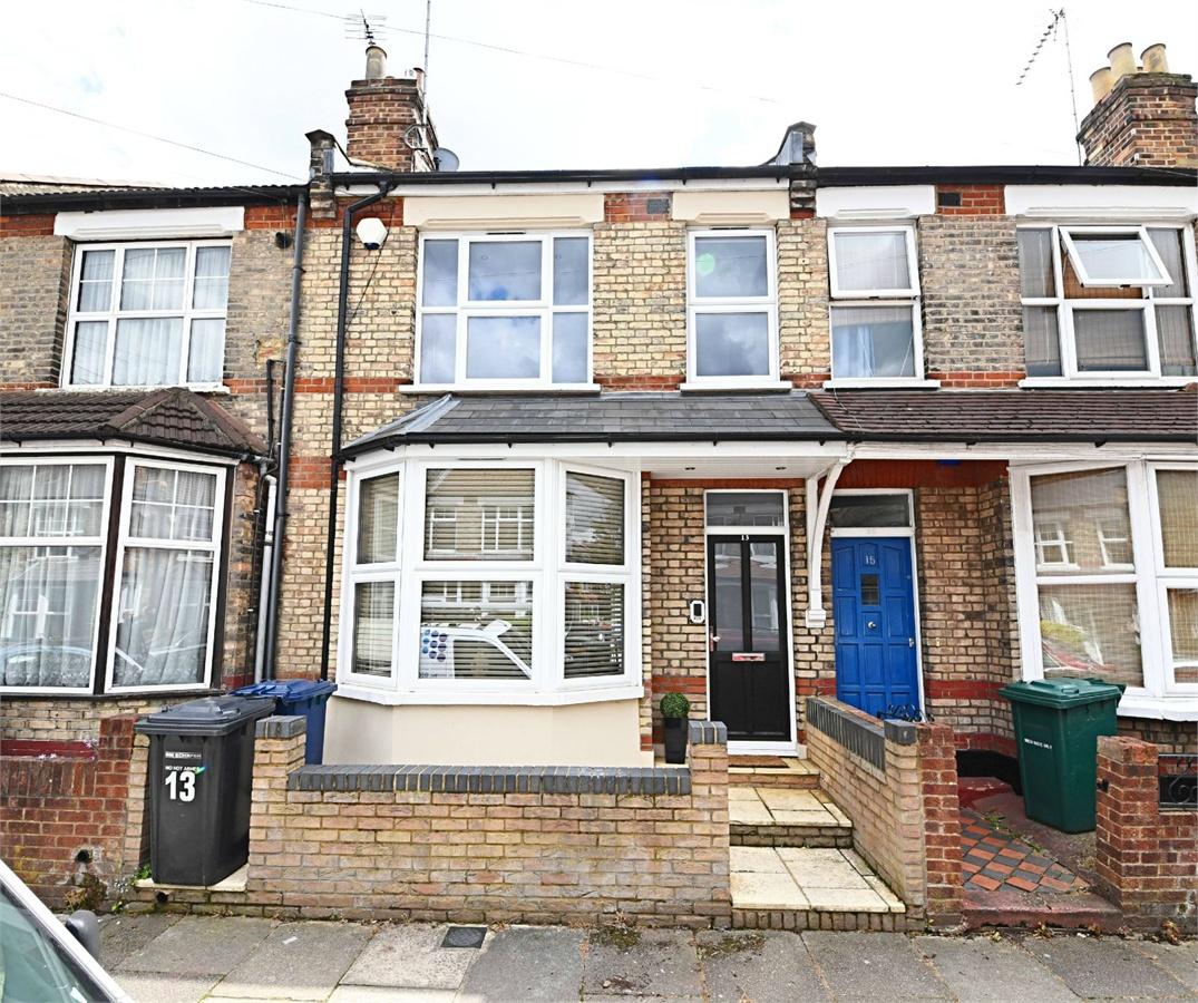 Jeremy Leaf and Co 3 bedroom property for sale in Leopold Road, East