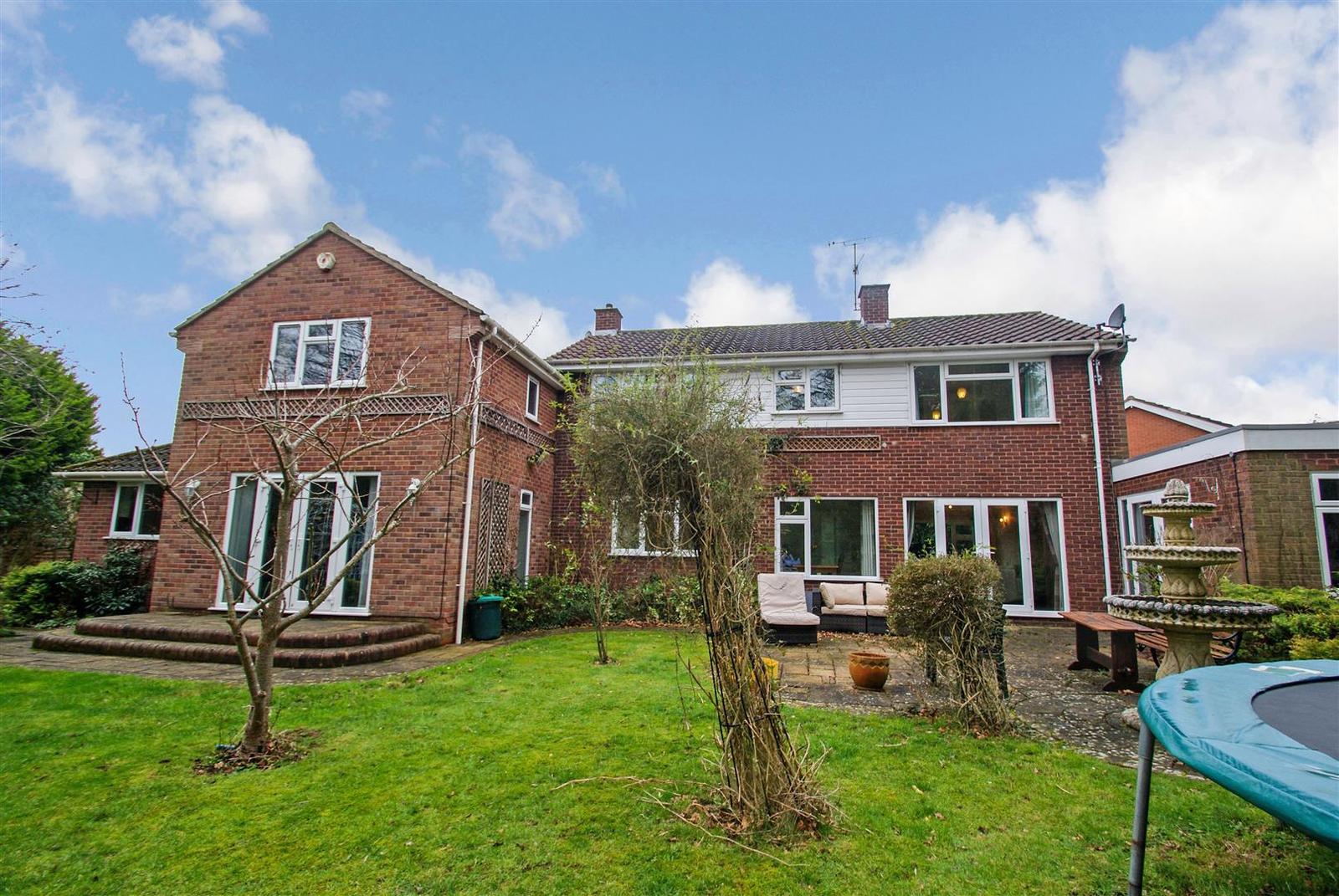 5 bedroom property for sale in Newbold Terrace East, Leamington Spa