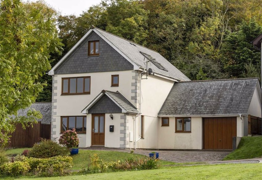 Stags 5 bedroom property to let in St Columb Major, Newquay, TR9
