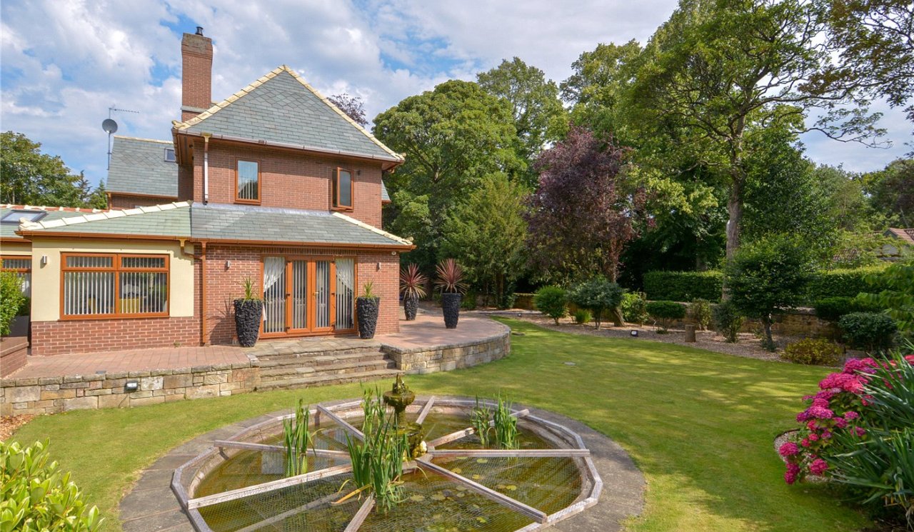 6 bedroom property for sale in Noctorum Road, Noctorum, Wirral, CH43