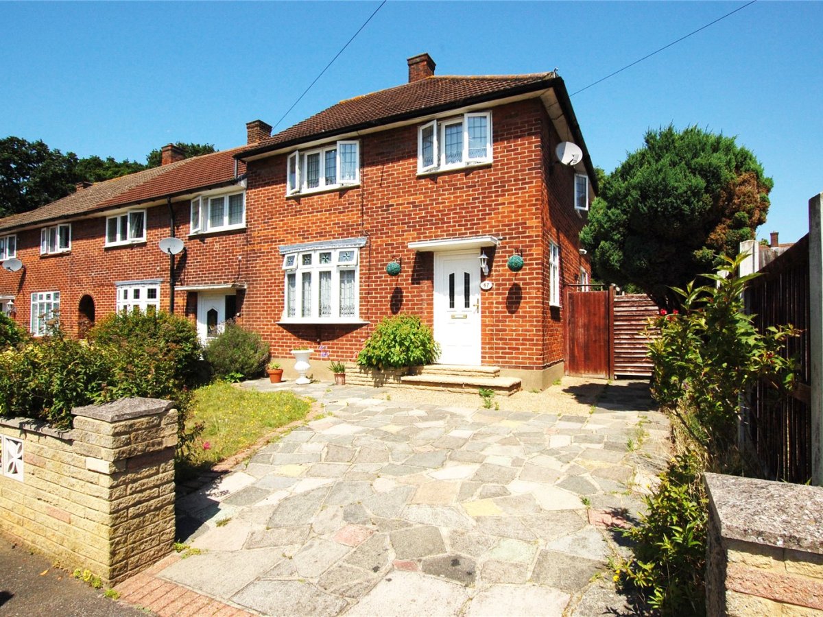 3 bedroom property for sale in Wickford Drive, Harold Hill, RM3