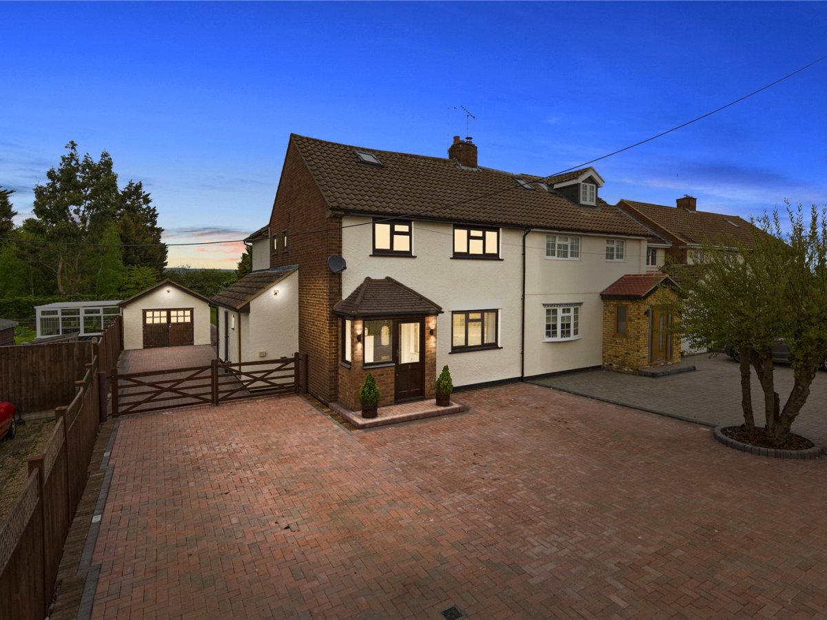 5 bedroom property for sale in Bury Farm Cottages, St. Marys Lane