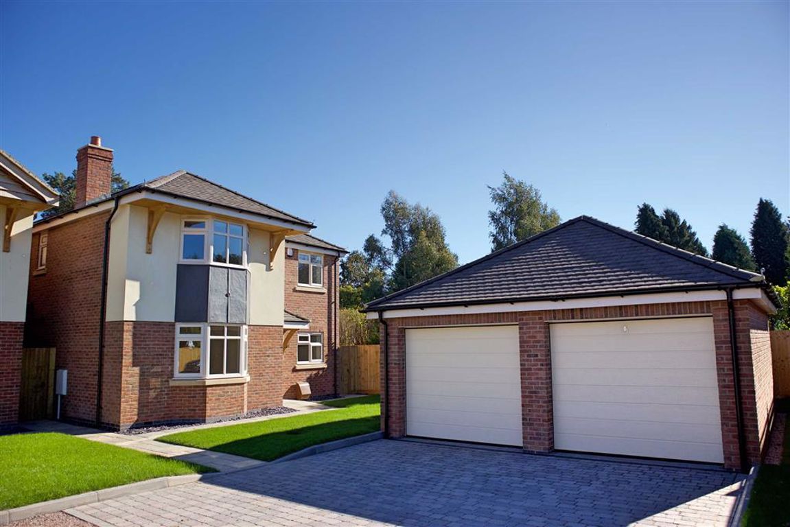 5 bedroom property for sale in Burbage Road, Burbage £499,950