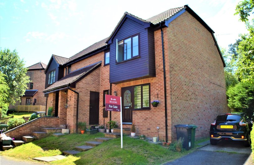 2 bedroom property for sale in Linton Close, Tadley Offers over £185,000