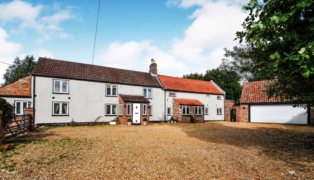 5 bedroom property for sale in School Road, Tilney All Saints, King's