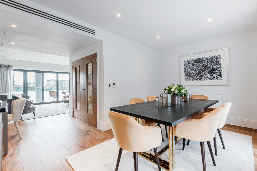 Newly Built  3 Bed Town House  To Let  Fulham  W6 Image 4