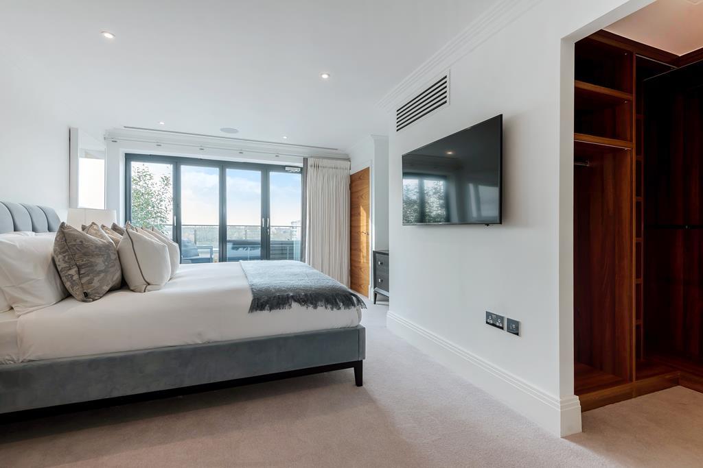 Newly Built  3 Bed Town House  To Let  Fulham  W6 Image 14