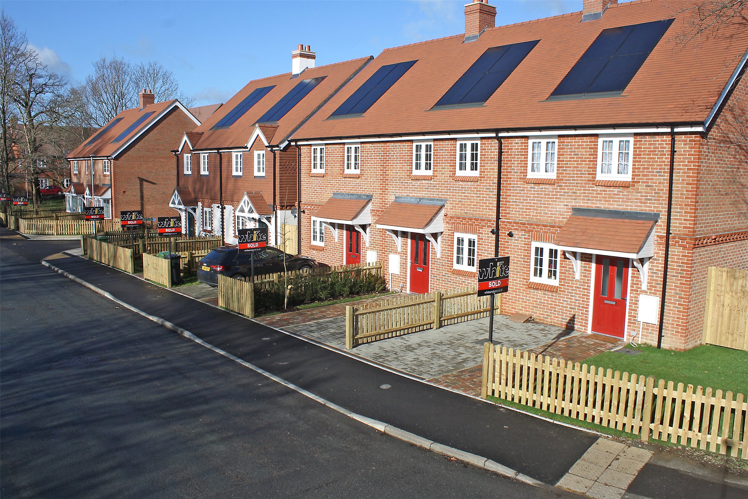 2 bedroom property for sale in Horley, Surrey, RH6 Offers in excess