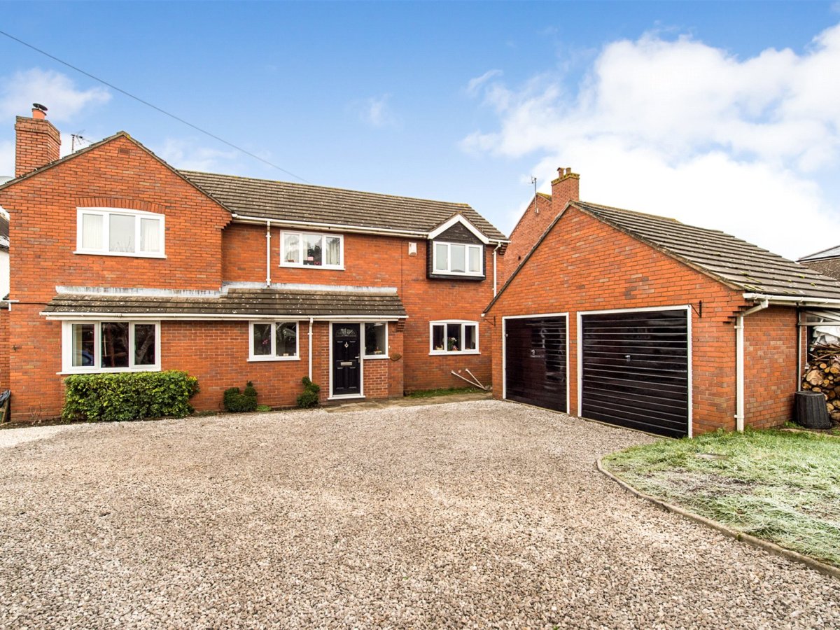 Andrew Grant 4 bedroom property for sale in Droitwich Road, Fernhill