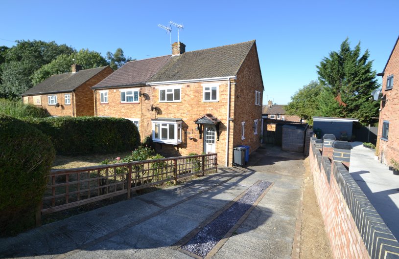 3 bedroom property to let in Badgers Close, Maidenhead £1350 pcm