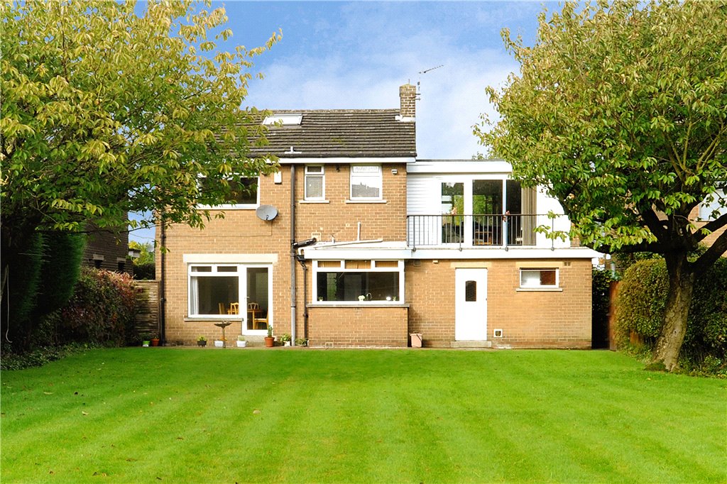 4 bedroom property for sale in Victoria Road, Elland, West Yorkshire