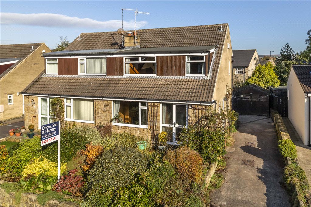 3 bedroom property for sale in Farr Royd, Burley in Wharfedale, Ilkley, LS29 Offers over £300,000