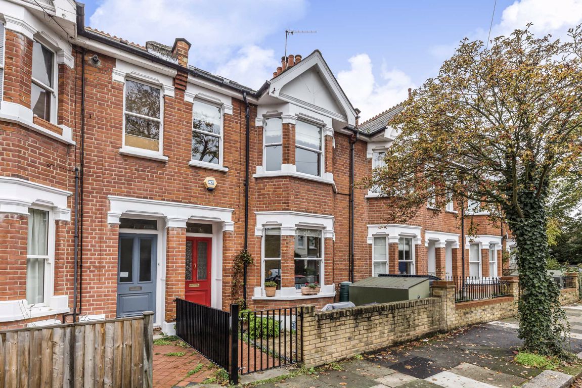 Snellers 5 bedroom property for sale in Latham Road, Twickenham £