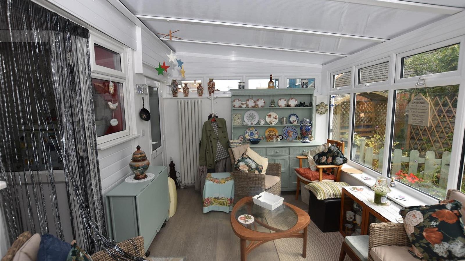 1 bedroom property for sale in May Avenue, Canvey Island £225,000