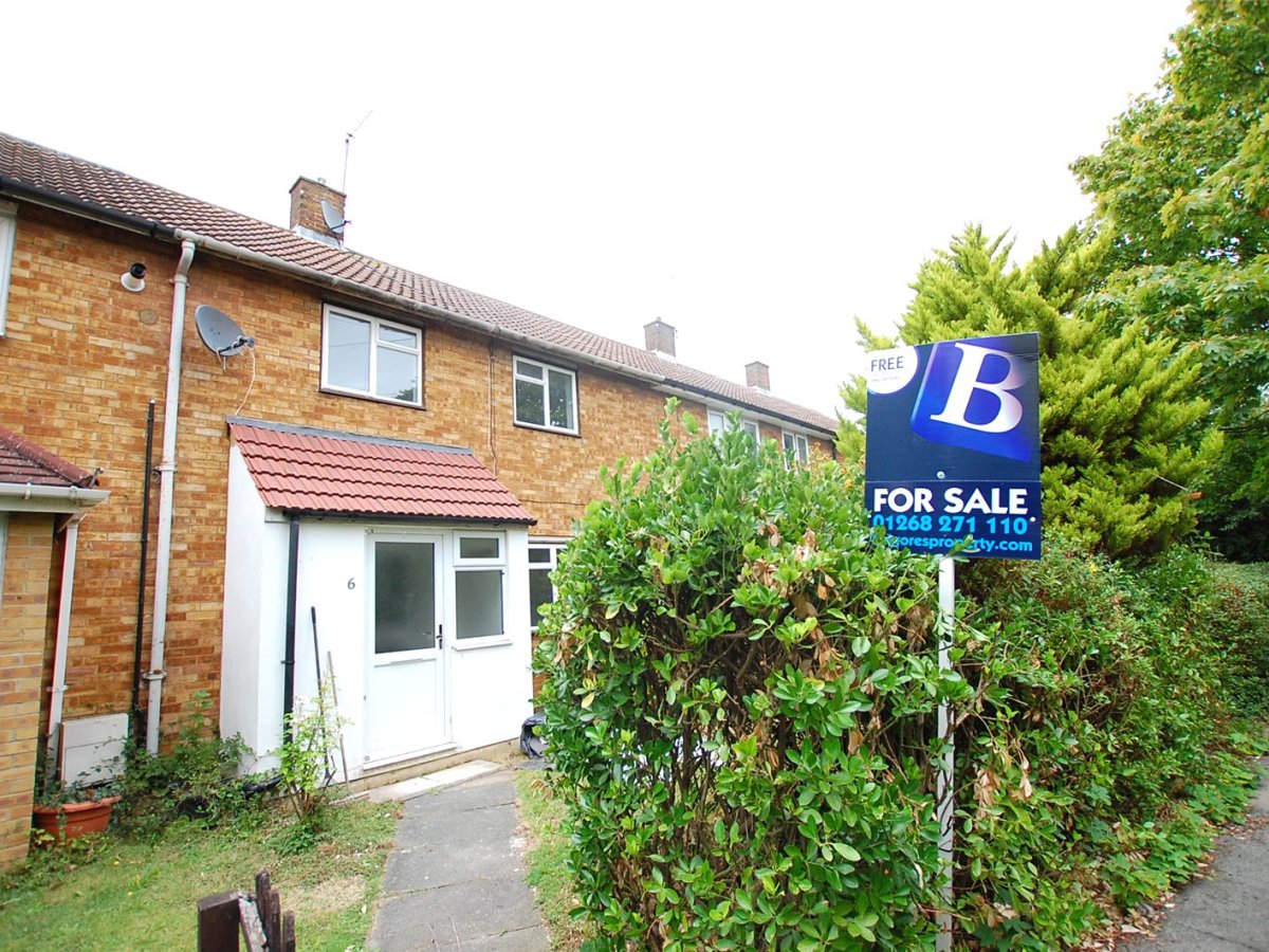 2 bedroom property for sale in Lambourne Crescent, Basildon, Essex